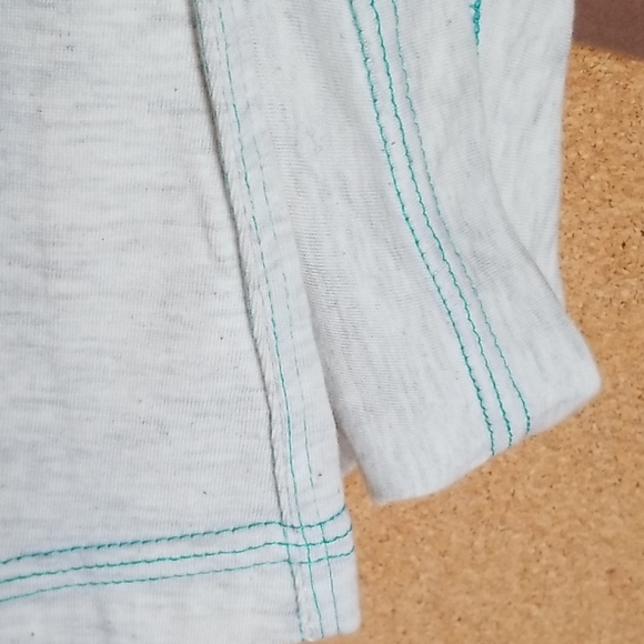 Think Happy Be Happy Curvy V-neck T-shirt - Picture 6 of 6